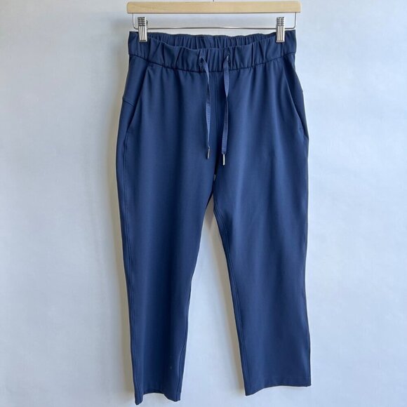 Lululemon On The Fly crop 23”, Navy blue, Size 4 B104 - Picture 3 of 7
